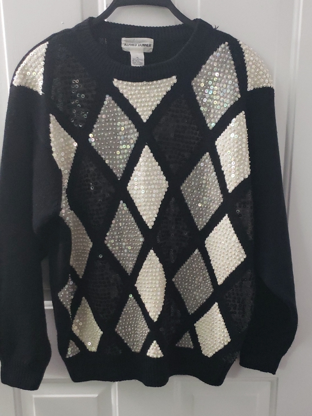 Alfred Dunner Black Sweater with Silver Sequin Argyle P:23-25" L:27"